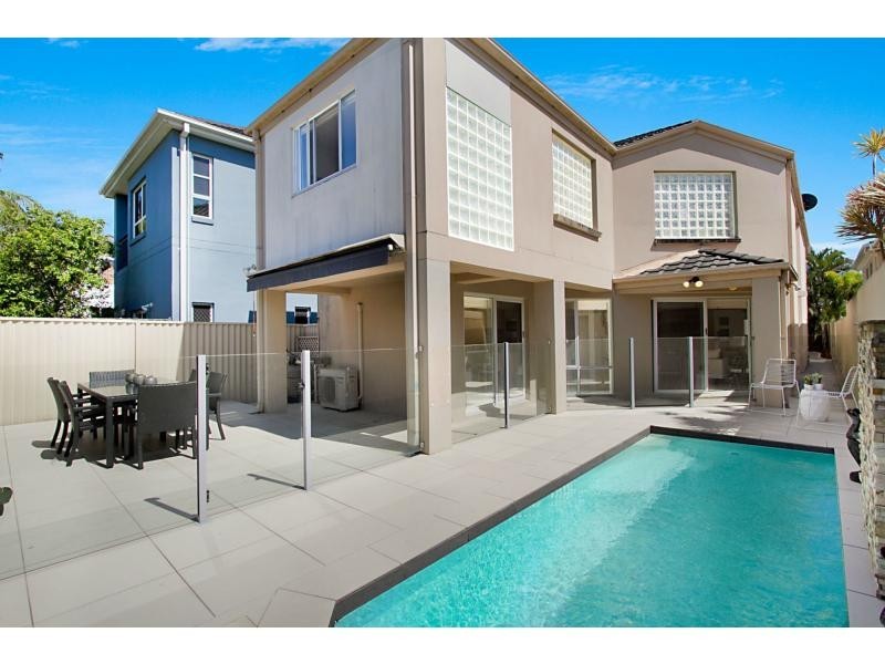 1/12 Tamborine Street, Mermaid Beach QLD 4218