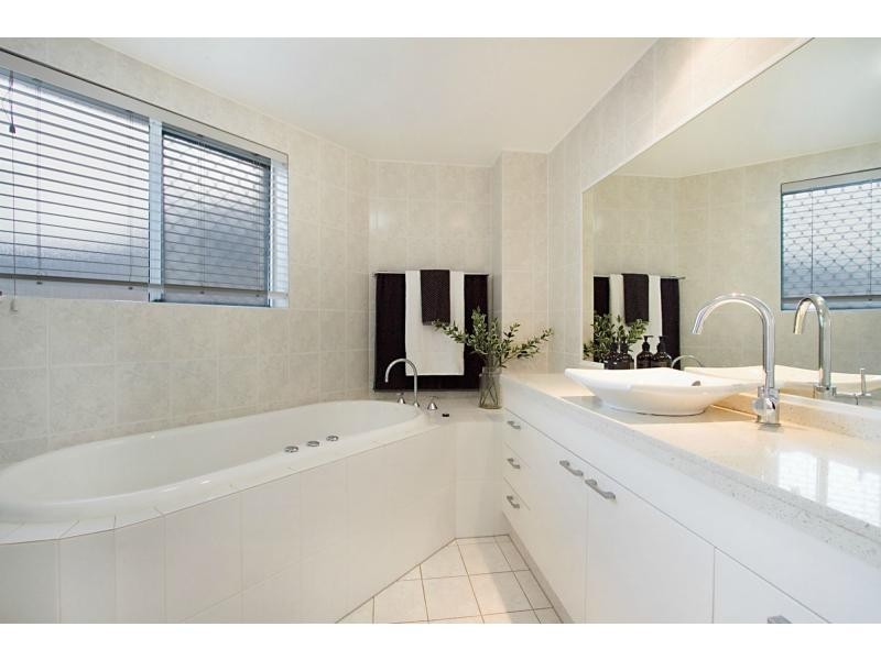 1/12 Tamborine Street, Mermaid Beach QLD 4218