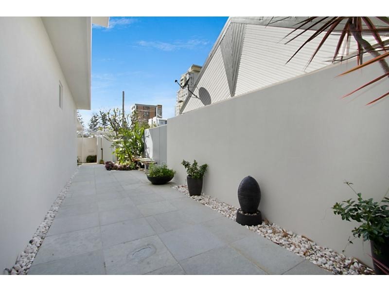 1/1874 Gold Coast Highway, Burleigh Heads QLD 4220