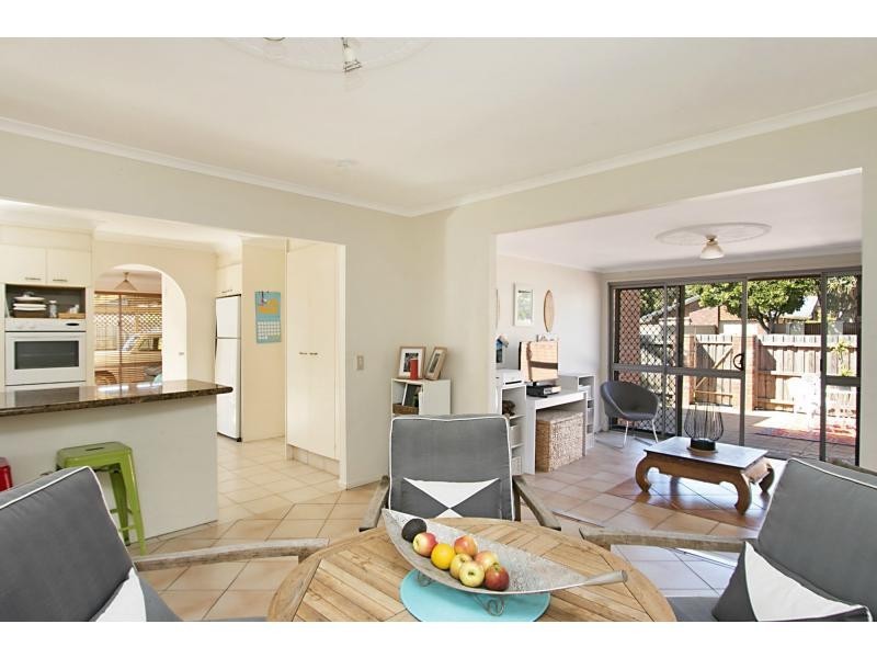 37 Twenty Seventh Avenue, Palm Beach QLD 4221