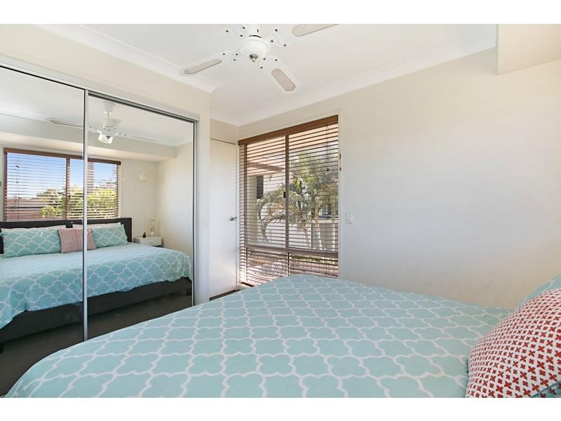 37 Twenty Seventh Avenue, Palm Beach QLD 4221