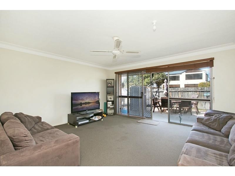 37 Twenty Seventh Avenue, Palm Beach QLD 4221