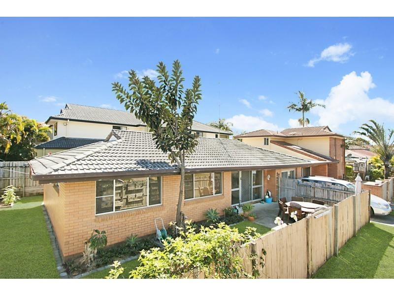 37 Twenty Seventh Avenue, Palm Beach QLD 4221