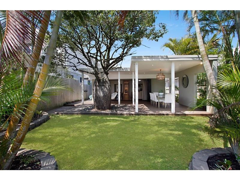 11 Sportsman Avenue, Mermaid Beach QLD 4218