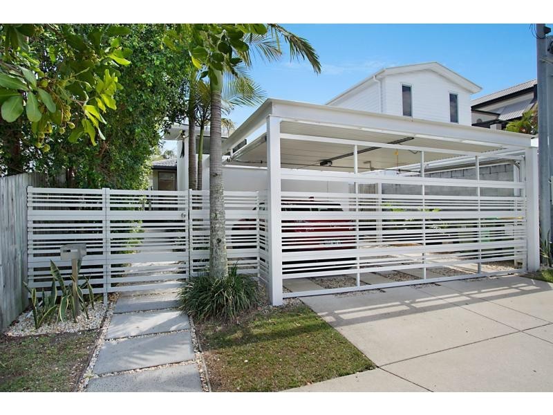 11 Sportsman Avenue, Mermaid Beach QLD 4218