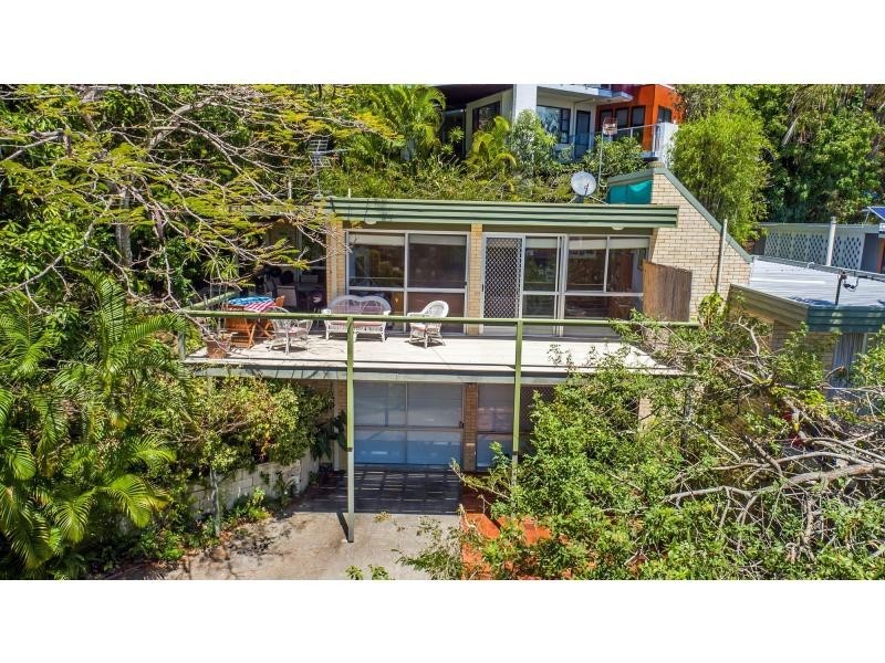 2 Hill Avenue, Burleigh Heads QLD 4220