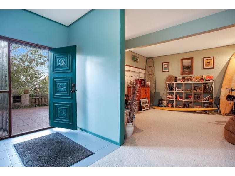 2 Hill Avenue, Burleigh Heads QLD 4220