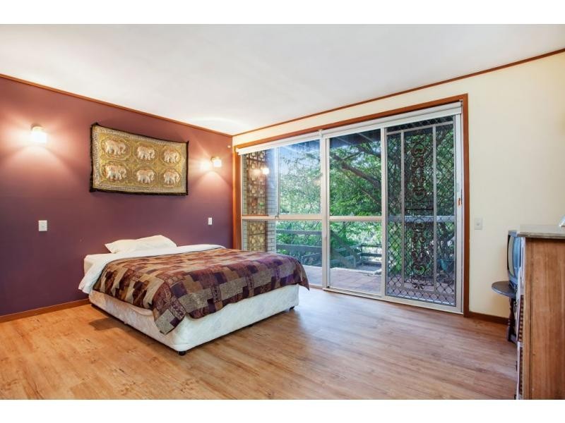 2 Hill Avenue, Burleigh Heads QLD 4220