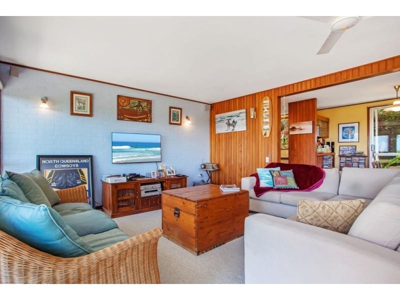 2 Hill Avenue, Burleigh Heads QLD 4220