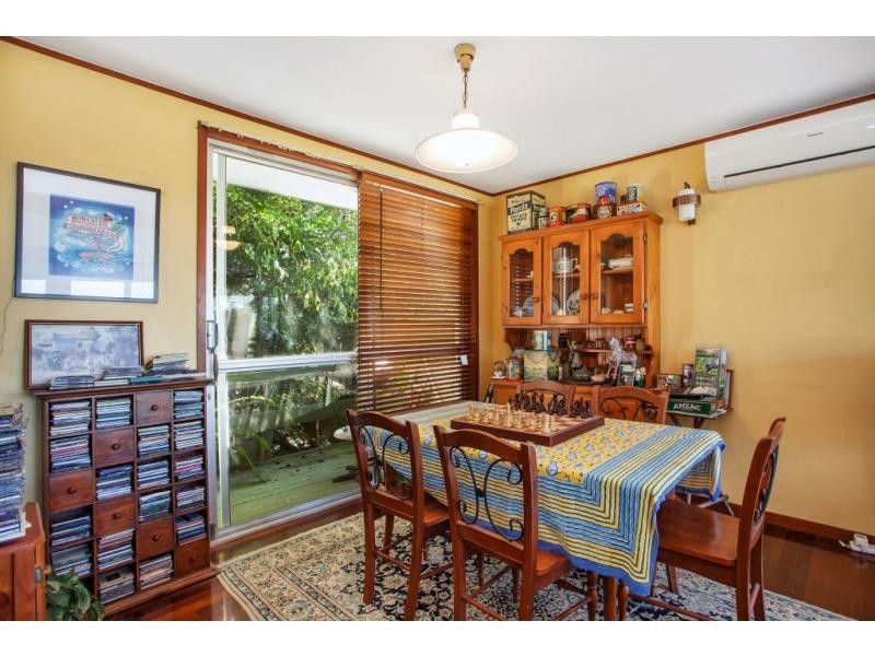 2 Hill Avenue, Burleigh Heads QLD 4220