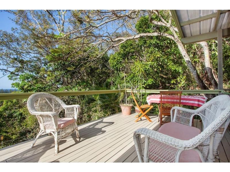 2 Hill Avenue, Burleigh Heads QLD 4220