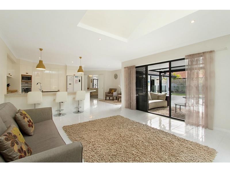 29 Sea Eagle Drive, Burleigh Waters QLD 4220