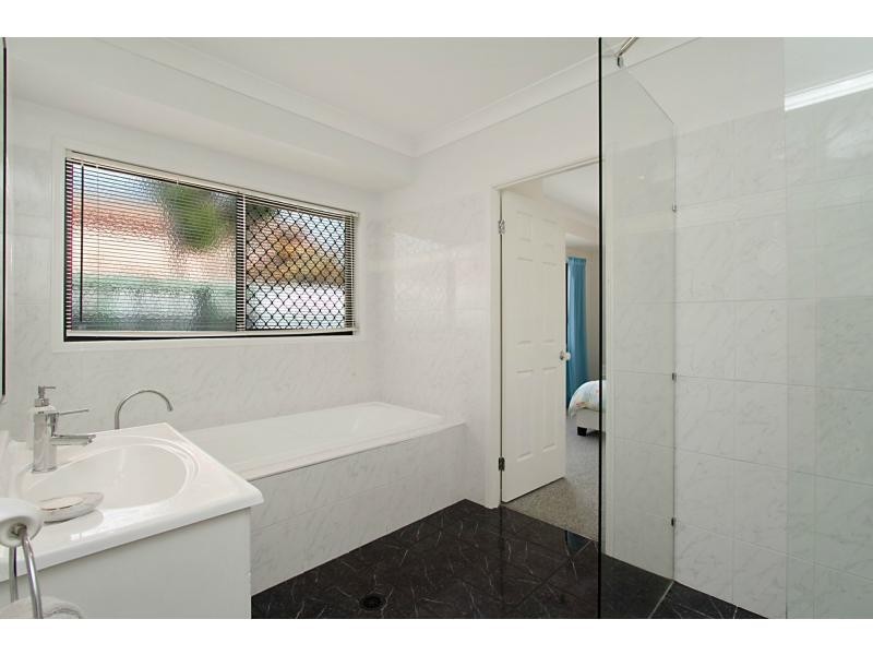 29 Sea Eagle Drive, Burleigh Waters QLD 4220