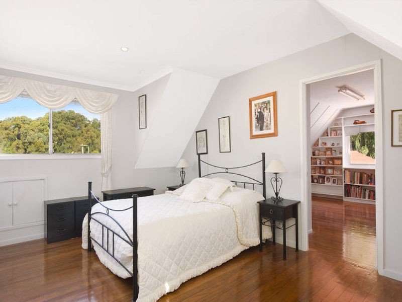 22 Pindari Avenue, Burleigh Heads QLD 4220