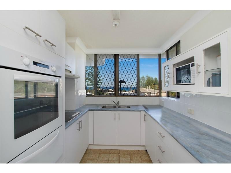 8/60 Goodwin Terrace, Burleigh Heads QLD 4220