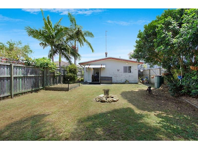 19 Chainey Avenue, Miami QLD 4220