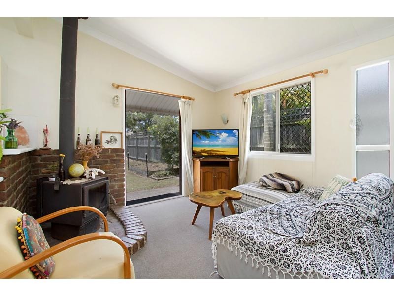 19 Chainey Avenue, Miami QLD 4220