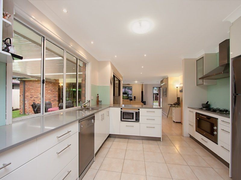 16 Willis Court, Mermaid Waters QLD 4218