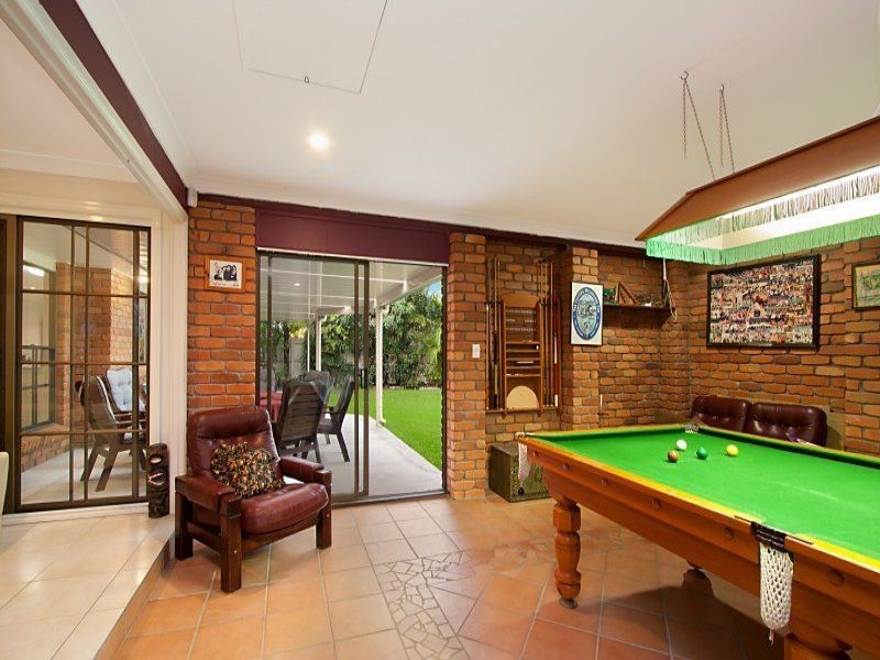 16 Willis Court, Mermaid Waters QLD 4218