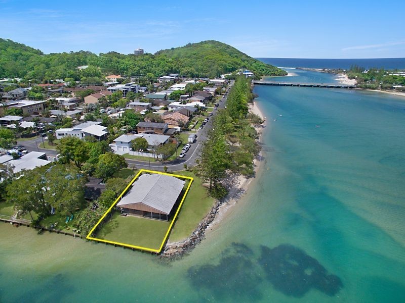 2 Elanora Drive, Burleigh Heads QLD 4220