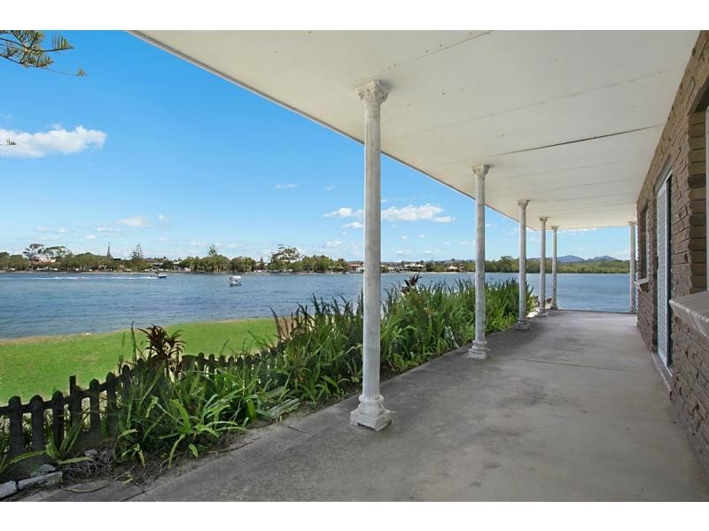 2 Elanora Drive, Burleigh Heads QLD 4220