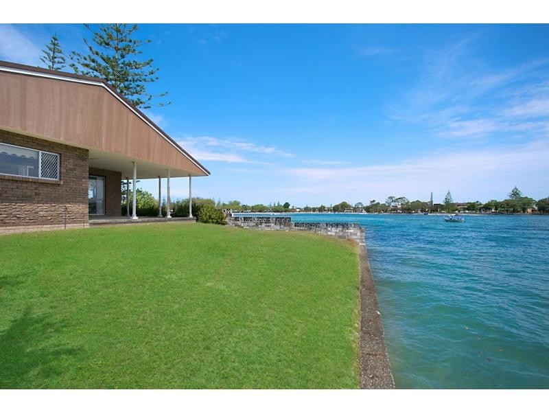 2 Elanora Drive, Burleigh Heads QLD 4220