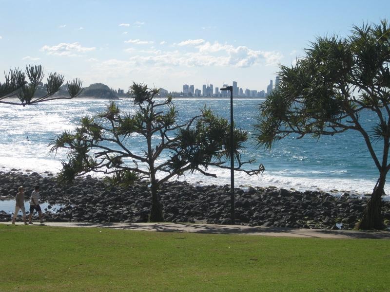6 Spence Street, Burleigh Heads QLD 4220