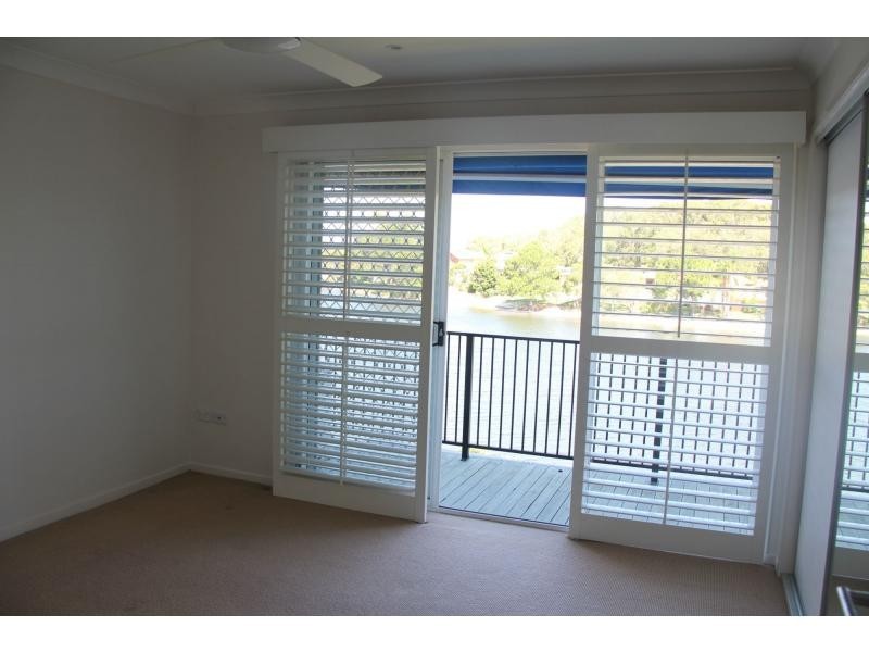 2/12 Sunbird Street, Burleigh Waters QLD 4220