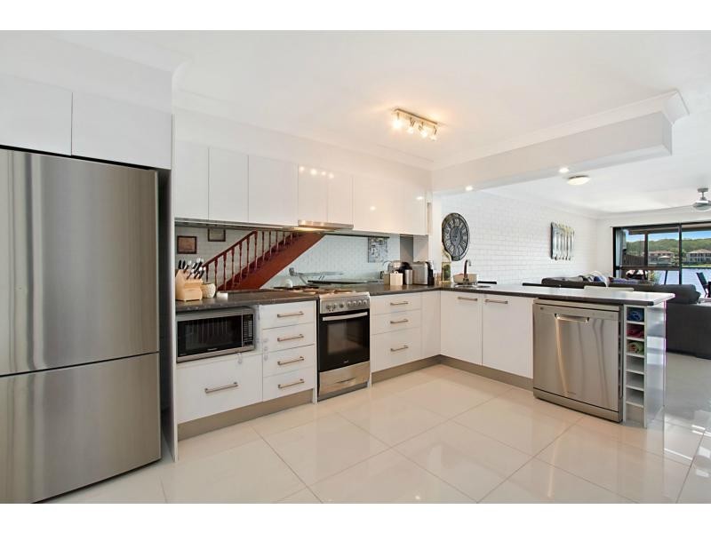 30/13 Shrike Court, Burleigh Waters QLD 4220