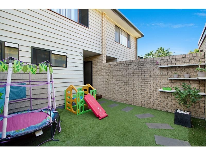 30/13 Shrike Court, Burleigh Waters QLD 4220