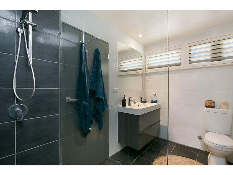 2/18 Brake Street, Burleigh Heads QLD 4220