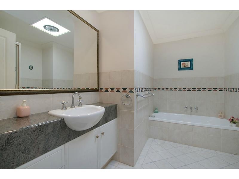 12/21 Beachcomber Court, Burleigh Waters QLD 4220