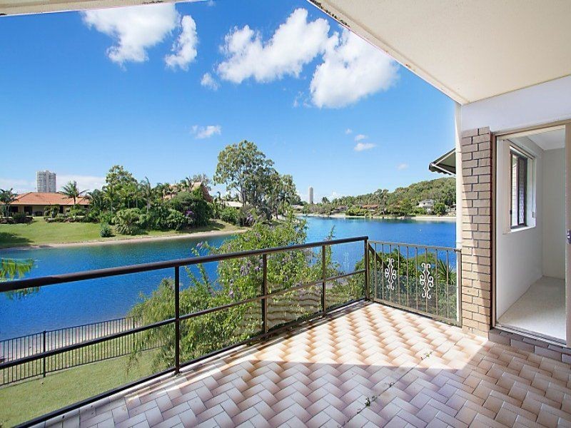 Unit 3/2 Sunbird Street, Burleigh Waters QLD 4220