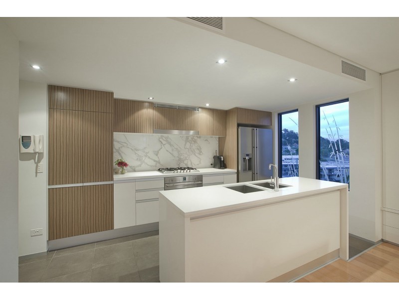 1055/2 The Esplanade, Burleigh Heads QLD 4220