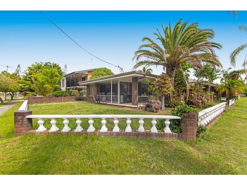 2 Bullimah Avenue, Burleigh Heads QLD 4220