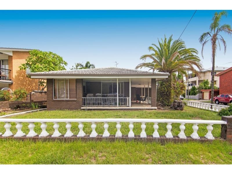 2 Bullimah Avenue, Burleigh Heads QLD 4220