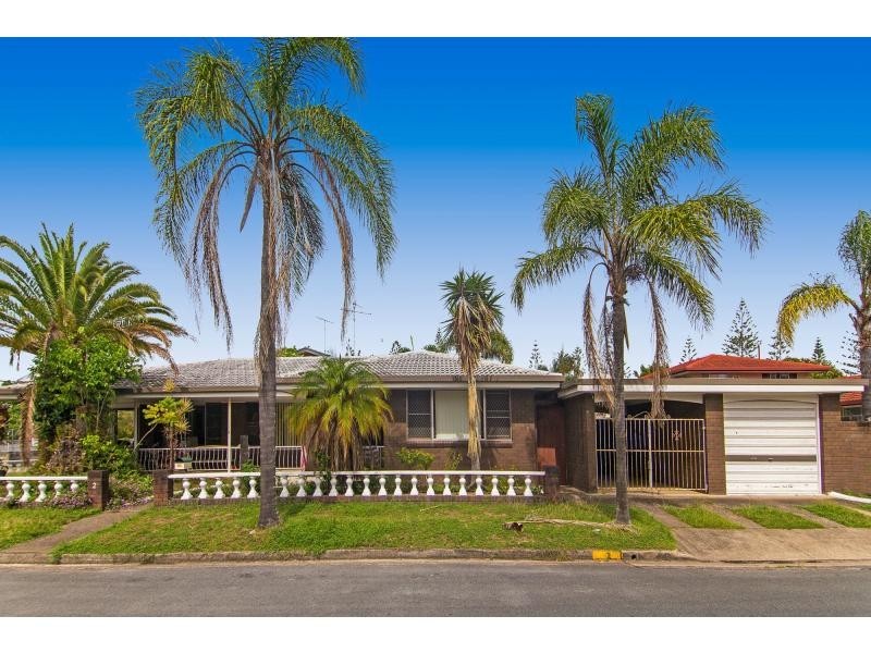 2 Bullimah Avenue, Burleigh Heads QLD 4220