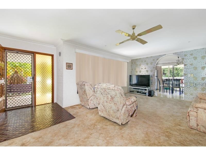 2 Bullimah Avenue, Burleigh Heads QLD 4220