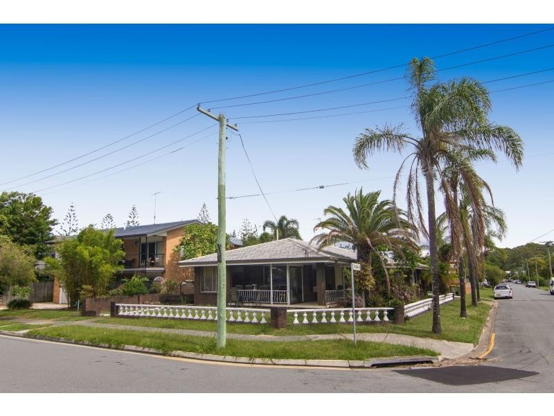 2 Bullimah Avenue, Burleigh Heads QLD 4220