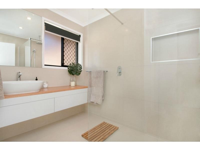 1/13 Barbet Place, Burleigh Waters QLD 4220