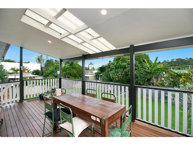 28 Djerral Avenue, Burleigh Heads QLD 4220