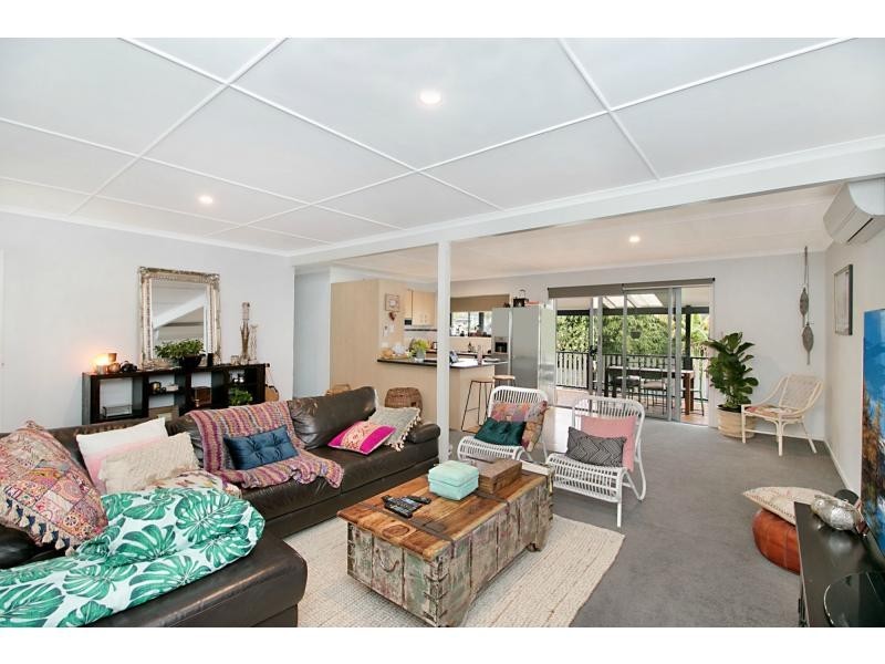 28 Djerral Avenue, Burleigh Heads QLD 4220