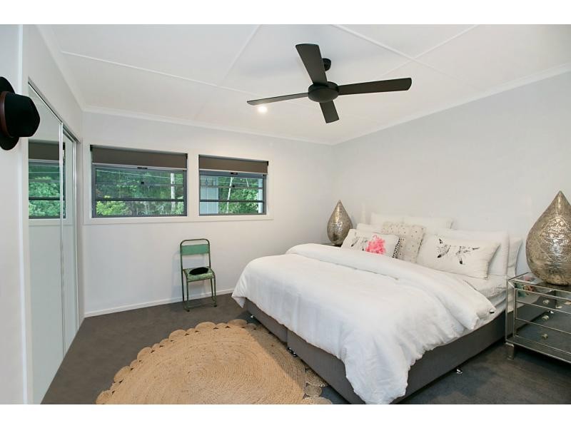 28 Djerral Avenue, Burleigh Heads QLD 4220