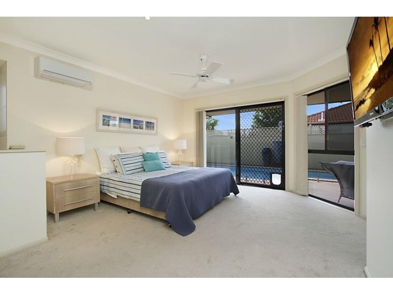 32 Shoalwater Court, Burleigh Waters QLD 4220