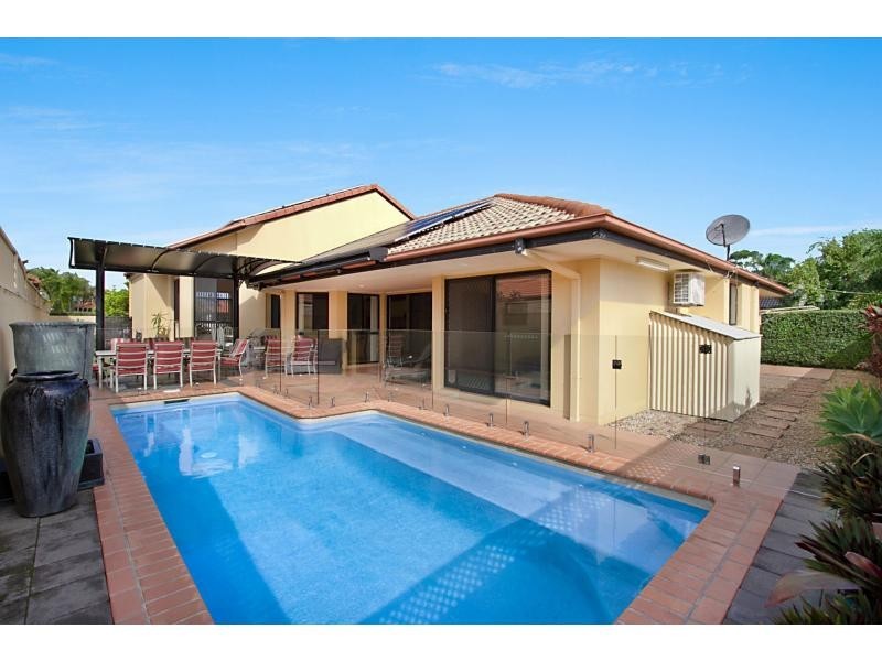 32 Shoalwater Court, Burleigh Waters QLD 4220