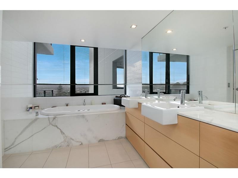 2081/2 The Esplanade, Burleigh Heads QLD 4220