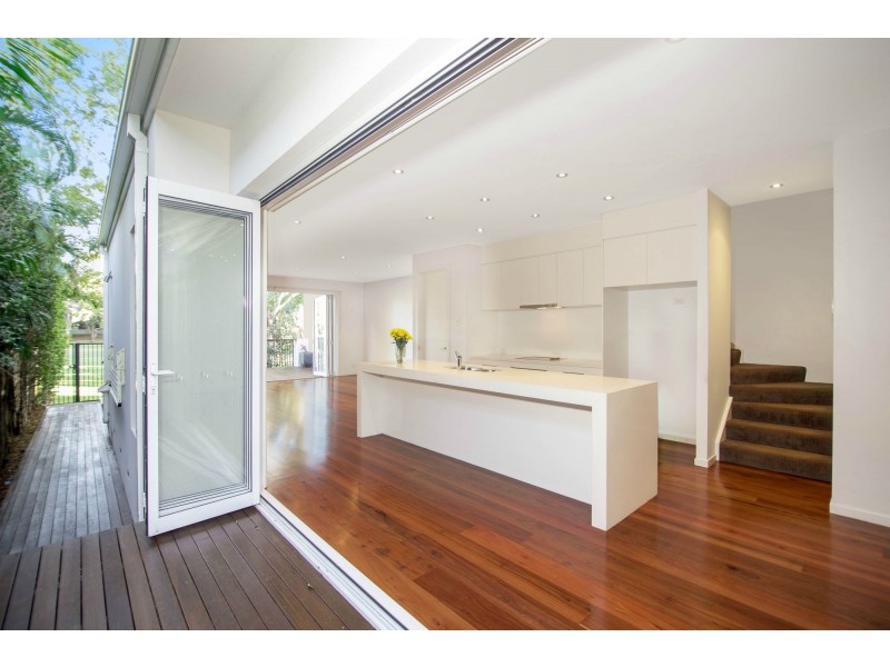 1/36 Nobby Parade, Miami QLD 4220