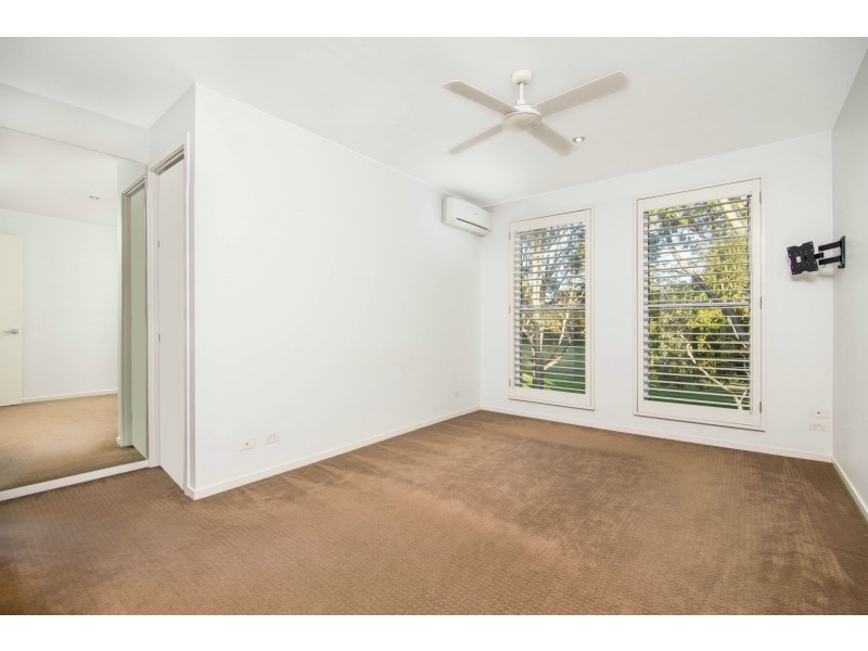 1/36 Nobby Parade, Miami QLD 4220