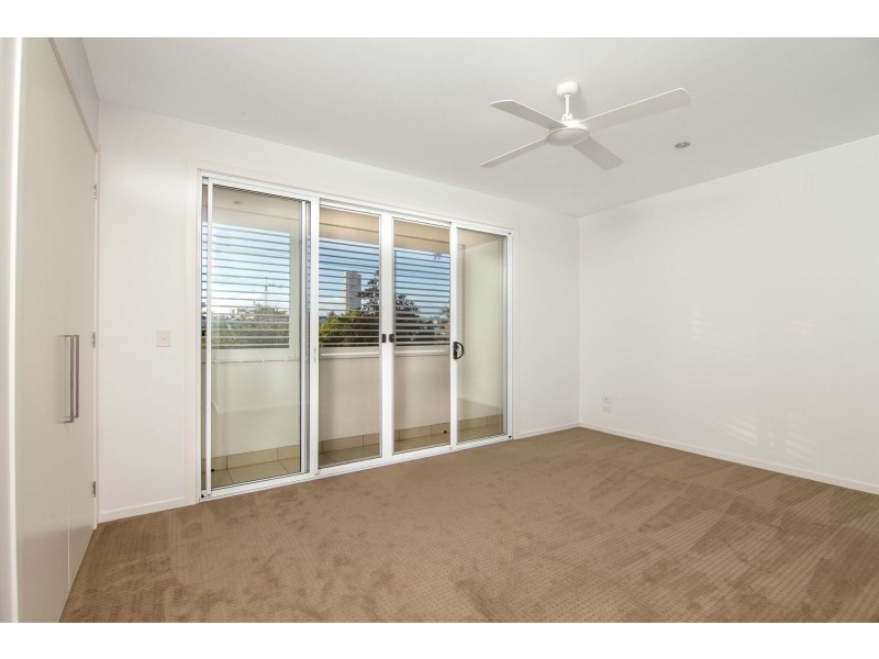 1/36 Nobby Parade, Miami QLD 4220