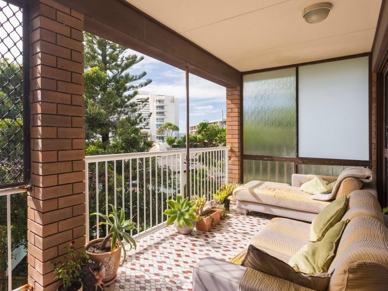 6/7 Nyrang Avenue, Palm Beach QLD 4221